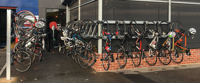 क्यों हर कैफे साइकिल चालकों के लिए बाइक पार्किंग सुविधाओं की जरूरत है